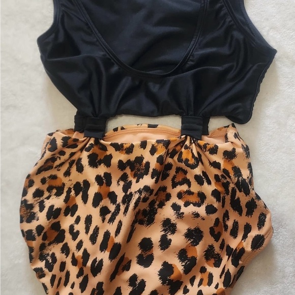 art class Black and Tan One Piece Swimsuit with Cutouts - Picture 6 of 8